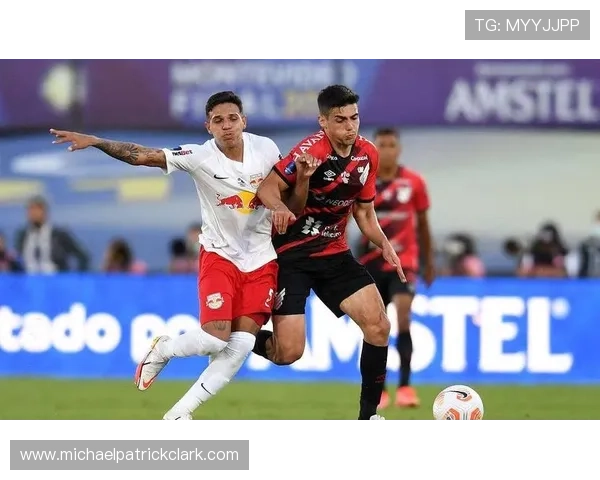 阿库尼亚本赛季比赛影响力持续提升，攻防表现稳健