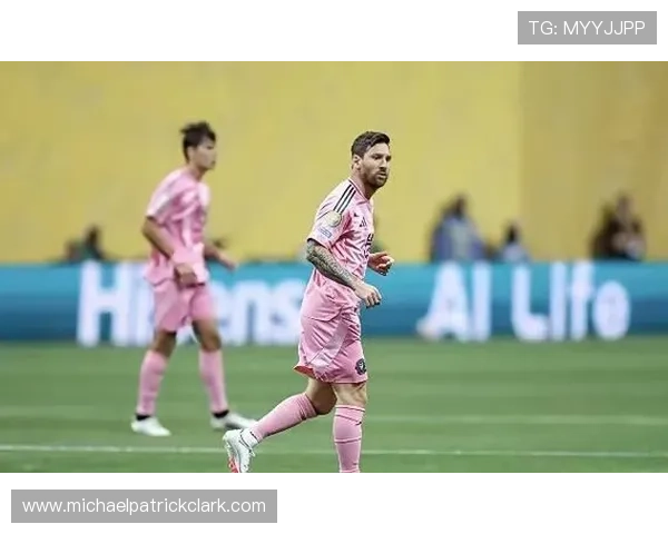 梅西与苏亚雷斯终结效率与进攻参与度的战术差异解析