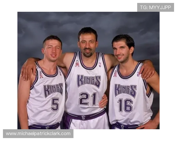 格列兹曼与哈弗茨:组织型前锋的战术角色与进攻效率对比 格列兹曼与哈弗茨:组织型前锋的战术角色与进攻效率对比